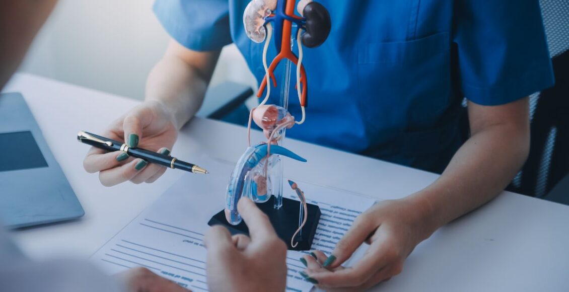 Urología avanzada en Tijuana con el Dr. Moisés Mendoza